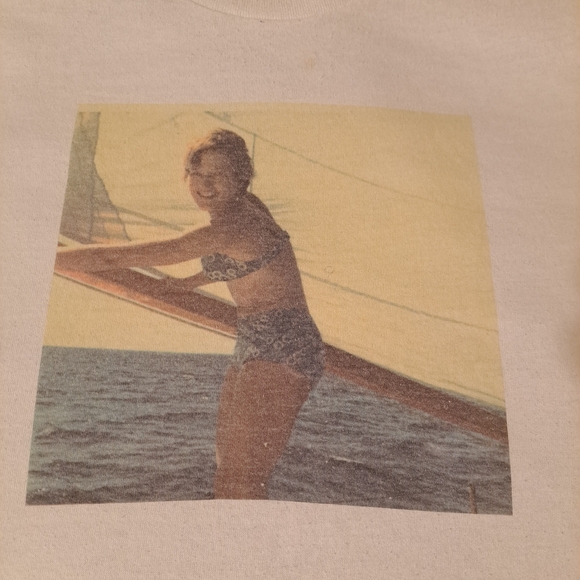 Vintage Signal Tee.  Single Stitch made in USA.  L. Bikini Girl Photo - Picture 2 of 7
